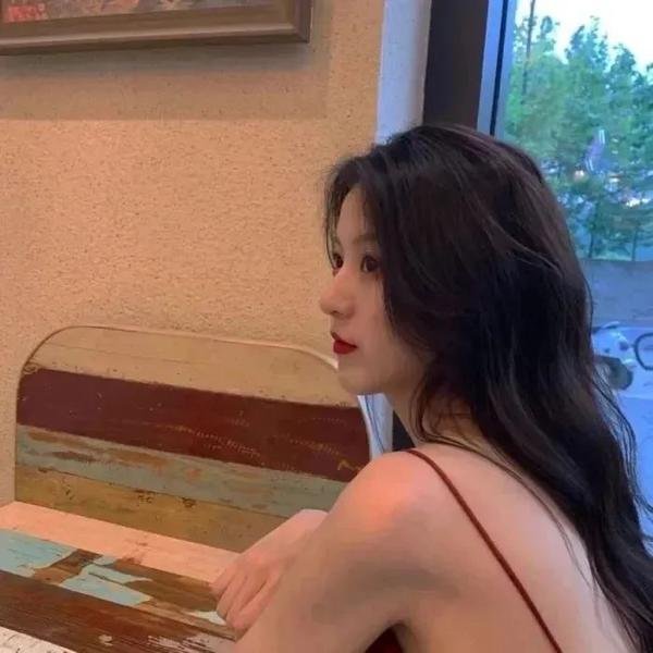葛妮斯派特洛之风情万种